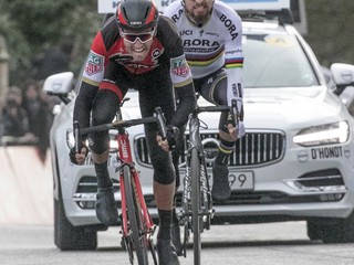 Greg Van Avermaet (v popredí) a Peter Sagan sú vo vedúcej skupine - ilustračná fotografia.
