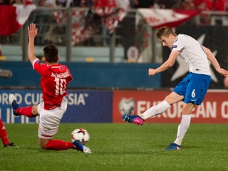 Greguš dal gól a bol vylúčený, okrem Kodane postúpila aj Slavia Praha