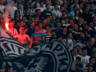 Legia Varšava dostala pokutu za transparent fanúšikov proti nacizmu