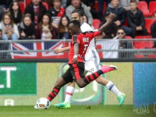 Hráči Rennes hrali už od piatej minúty presilovku, Lyon aj tak nezdolali