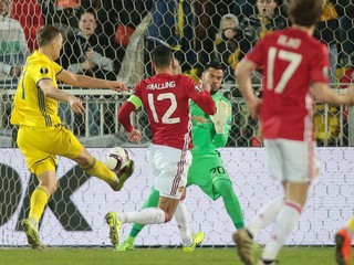 Sergio Romero stál v bráne Manchesteru United aj v osemfinálovom zápase Európskej ligy v ruskom Rostove.