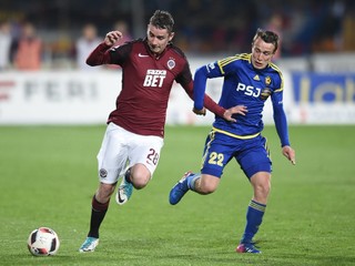 Sparta Praha sa trápi, s Jihlavou prehrala po hrubej chybe v obrane