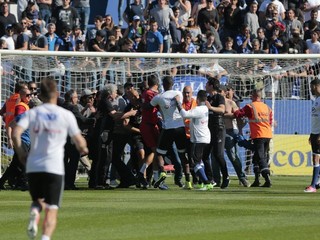 Bastia zažalovala výtržníkov, ktorí napadli hráčov Lyonu
