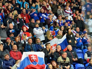 Hokejistov Slovenska budú aj vo štvrťfinále hnať dopredu zaplnené popradské tribúny.