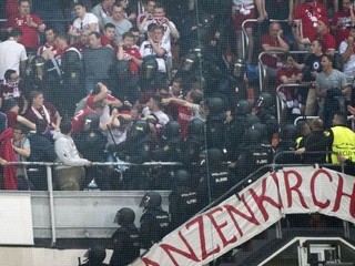 Bayern žiada vysvetlenie zásahu španielskej polície