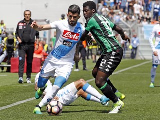 Neapol iba remizoval v Sassuole, Juventus potvrdil úlohu favorita