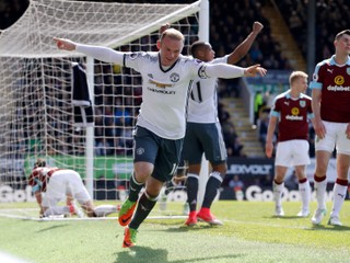 Rooney sa do zostavy United vrátil gólom, Crystal Palace prekvapil Liverpool