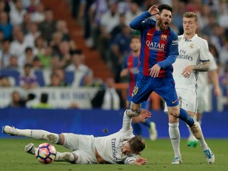 Faul na Lionela Messiho, po ktorom dostal Sergio Ramos červenú kartu.