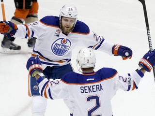 Sekera strelil prvý slovenský gól v tohtoročnom play-off NHL