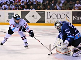 Brankár Eric Hartzell sa dohodol na predĺžení zmluvy s hokejovým vicemajstrom HK Nitra.
