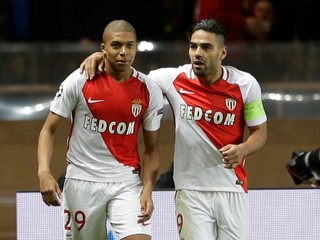 Kylian Mbappé (vľavo) a Falcao sú najväčie esá súčasného Monaka.