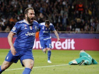 Gonzalo Higuaín strelil oba góly Juventusu.