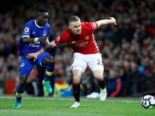 Lukea Shawa (vpravo) opäť prenasledujú zdravotné problémy.