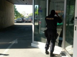 Polícia vypočúva šéfa českého futbalu, zadržala najmenej päť osôb