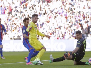 Barcelona hladko zdolala Villarreal, Real strelil v Granade štyri góly