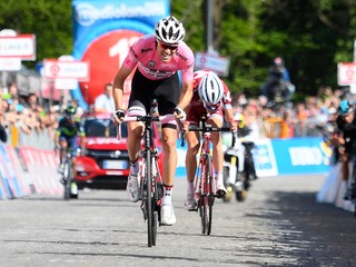 Dumoulin vyhral štrnástu etapu a zvýšil svoj náskok na čele klasifikácie