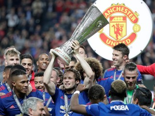 Futbalisti Manchestru United sa radujú z víťazstva v Európskej lige.