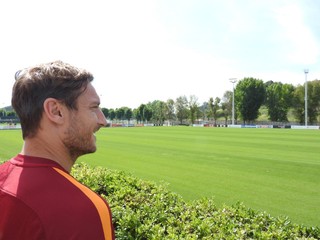 Jedna éra klubu sa končí. Totti nastúpi za AS Rím posledný raz