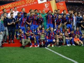 Barcelona vo finále zdolala Alaves a vyhrala Španielsky pohár