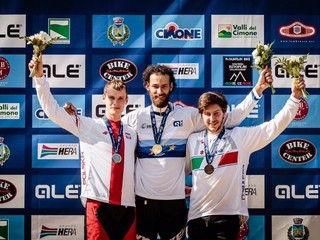 Majstrami Európy v zjazde horských cyklistov sa stali Payet a Farinová