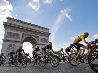 Cyklisti v nedeľu prídu do Paríža.