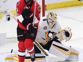 Klub zámorskej hokejovej NHL Ottawa Senators oznámil, že útočník Derrick Brassard musí absolvovať operácii, po ktorej ho čaká štyri až päťmesačná pauza.