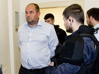 Pred mesiacom ho zadržala polícia. Šéf českého futbalu rezignoval