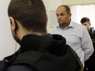 Bývalého šéfa českého futbalu prepustili na slobodu, obvinenia stále trvajú