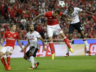 Victor Lindelöf (druhý sprava) si naposledy obliekal dres Benficy Lisabon.