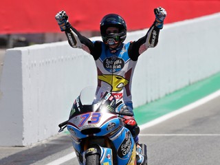 Alex Márquez sa teší z víťazstva v Barcelone.