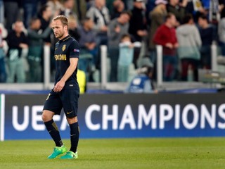 Francúzsky futbalový útočník Valere Germain prestúpil z AS Monaco do konkurenčného Olympique Marseille.