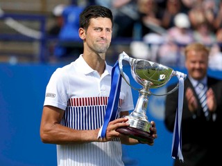 Djokovič sa na Wimbledon naladil ziskom titulu v Eastbourne