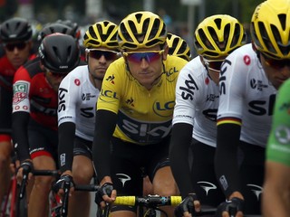 Aj v tretej etape Tour de France nesie žltý dres Geraint Thomas z tímu Sky.