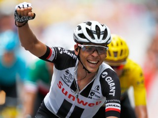 Francúz Warren Barguil sa tešil z víťazstva predčasne.