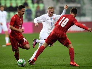 Brigantovi (uprostred) len tesne ušli ME 21 v Poľsku.