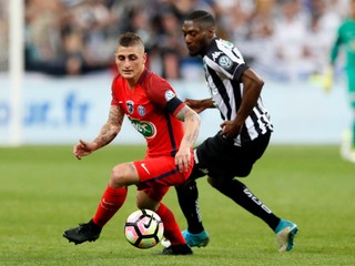 Španielsky futbalový klub FC Barcelona nepoľavuje v snahe o získanie talianskeho defenzívneho stredopoliara Marca Verrattiho. 