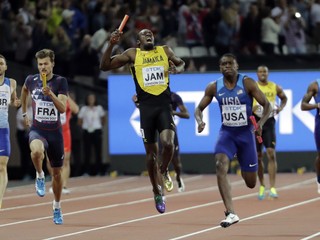 Takto si Bolt koniec nepredstavoval. V bolestiach padol na zem a štafetu nedokončil