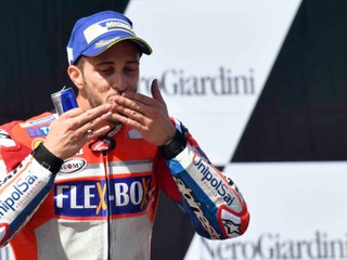 Taliansky jazdec Andrea Dovizioso na Ducati dosiahol v nedeľu tretie víťazstvo v tejto sezóne.