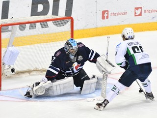 Slovan Bratislava stratil doma prvé body, prehral po nájazdoch