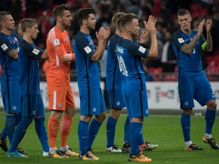 Slováci si po zápase potlesk od slovenských fanúšikov zaslúžili.