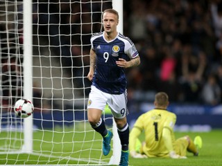 Česi prišli o šancu na postup, Slovinci a Škóti dostali Slovákov pod tlak