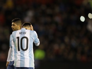 Argentíne sa ani s Messim v zostave nedarí.