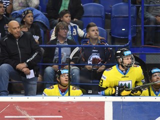 Na snímke vľavo tréner Detvy Miroslav Chudý v zápase 1. kola Tipsport ligy v hokeji HC Košice – HC 07 ORIN Detva v Košiciach.