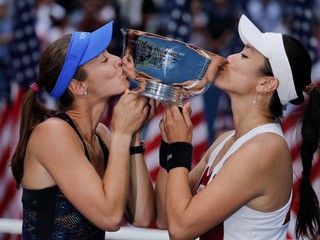 Taiwanská tenistka Čchan Jüng-ťan a Švajčiarka Martina Hingisová zvíťazili vo štvorhre žien na US Open.