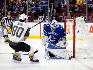 Las Vegas v príprave deklasovalo Vancouver, Halák pri výhre Islanders nechytal