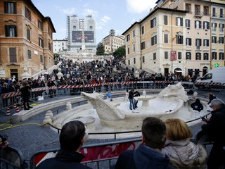 Takéto škody za sebou nechali fanúšikovia Feyenoordu v Ríme.