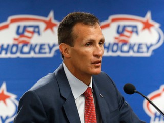Tony Granato momentálne trénuje univerzitný tím Wisconsinu.