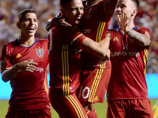 Albert Rusnák (vpravo).