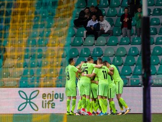 Futbalisti Žiliny sa radujú po jednom z gólov.