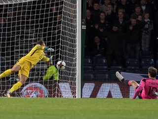 Dúbravkov fenomenálny výkon nestačil, Slováci padli v závere